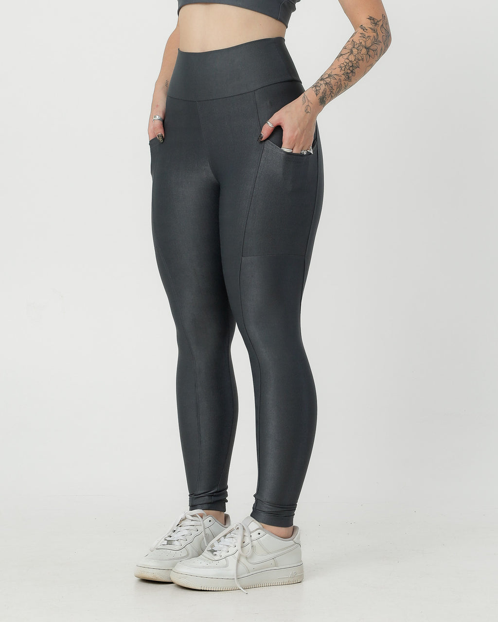 Calça Legging Canelada com Bolso Poliamida Cinza Médio (1)