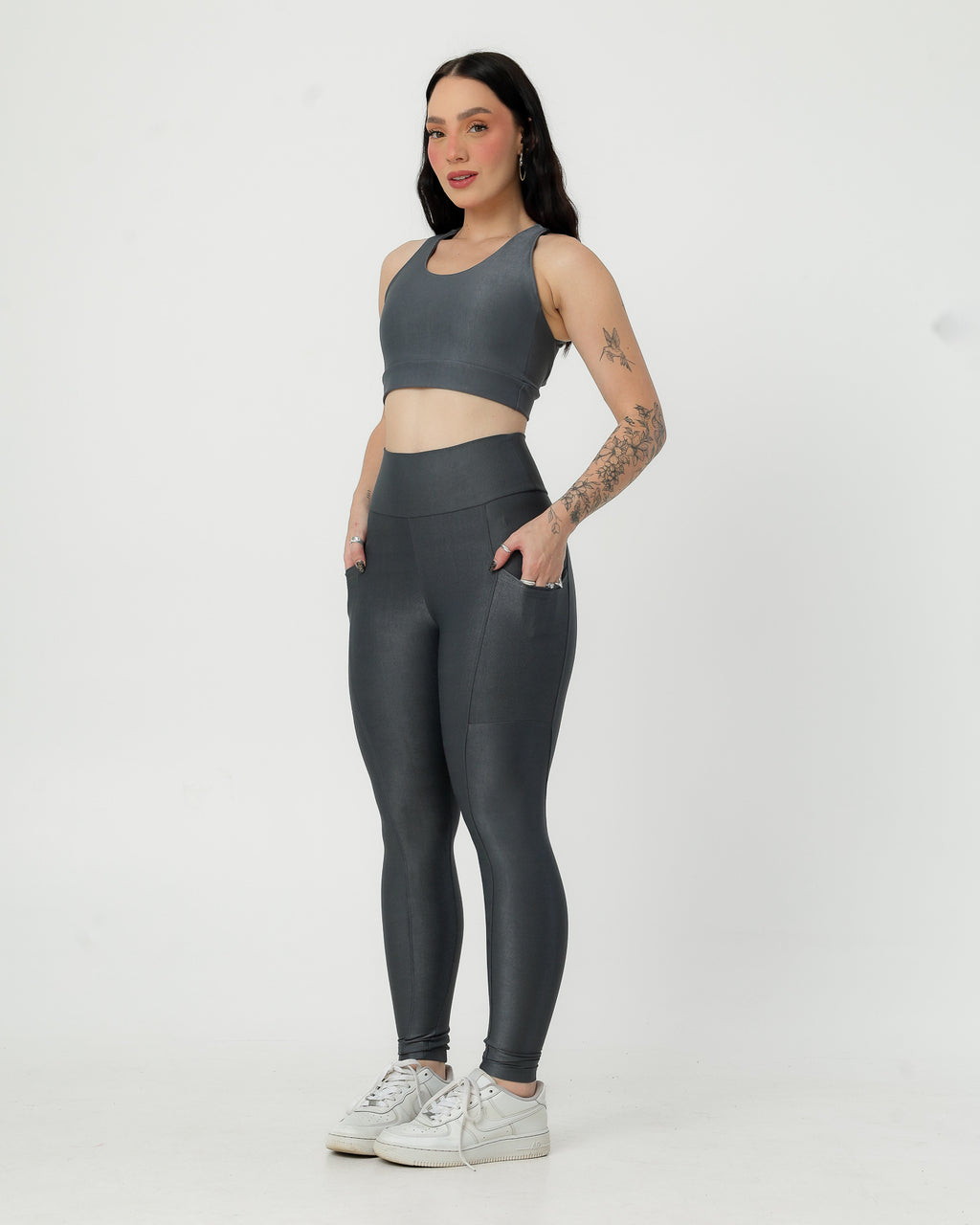 Calça Legging Canelada com Bolso Poliamida Cinza Médio (3)