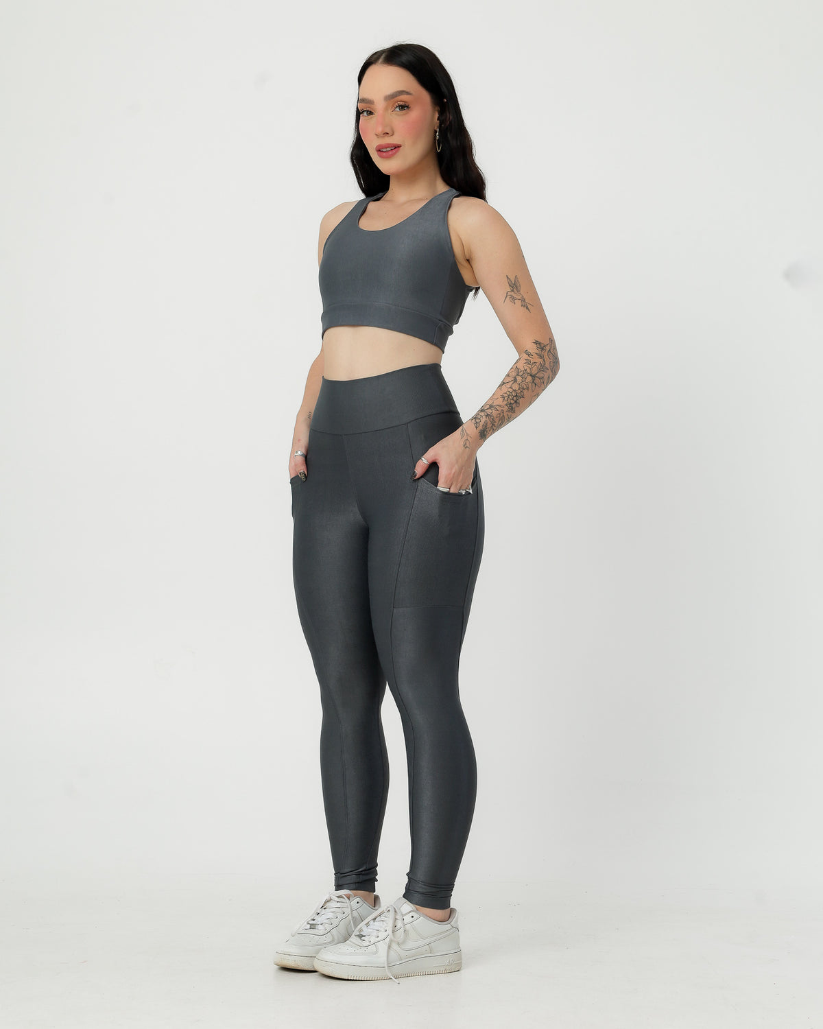 Calça Legging Canelada com Bolso Poliamida Cinza Médio (3)
