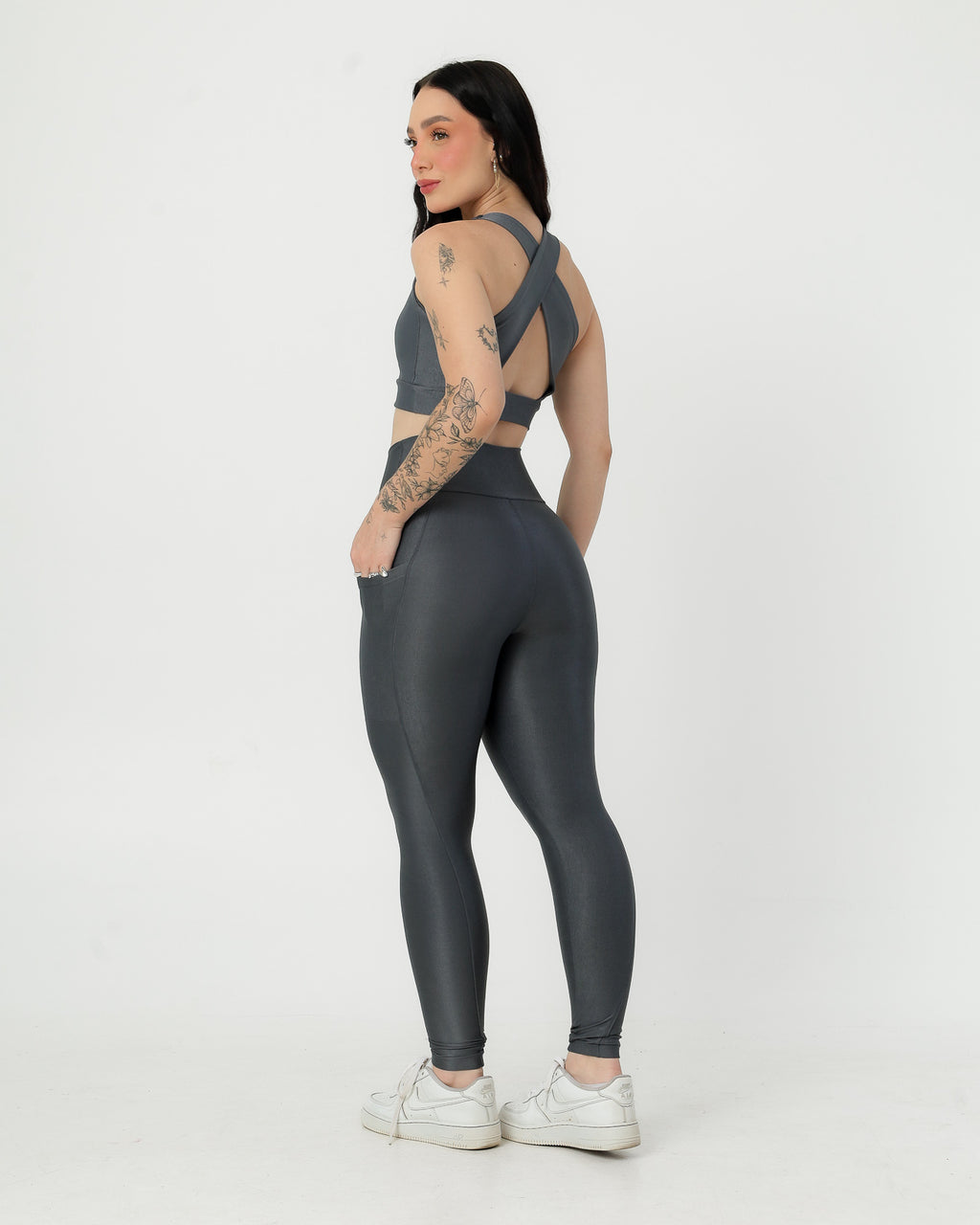 Calça Legging Canelada com Bolso Poliamida Cinza Médio (4)