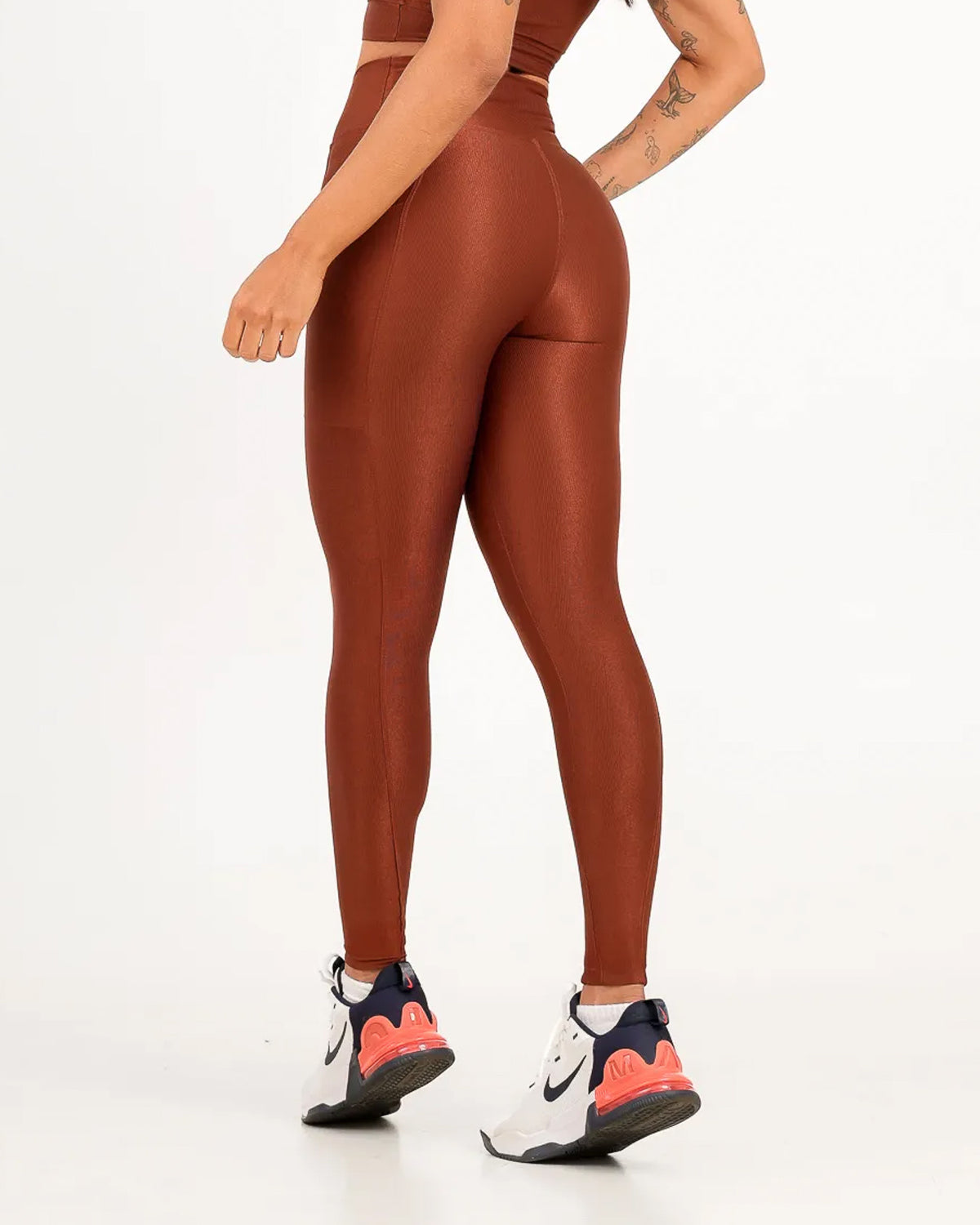 Calça Legging Canelada com Bolso Poliamida Marrom (2)