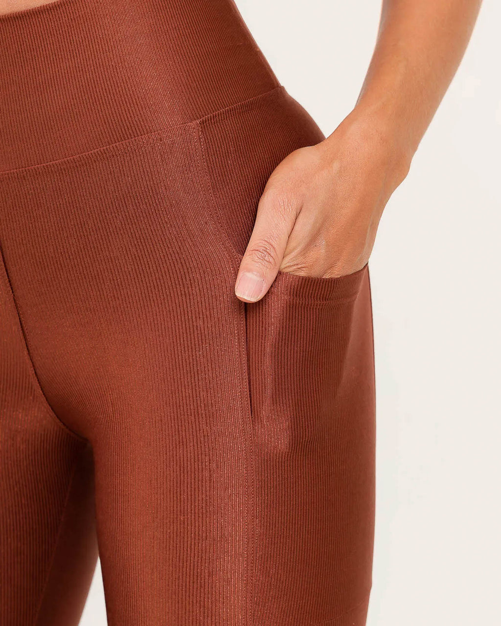 Calça Legging Canelada com Bolso Poliamida Marrom (3)