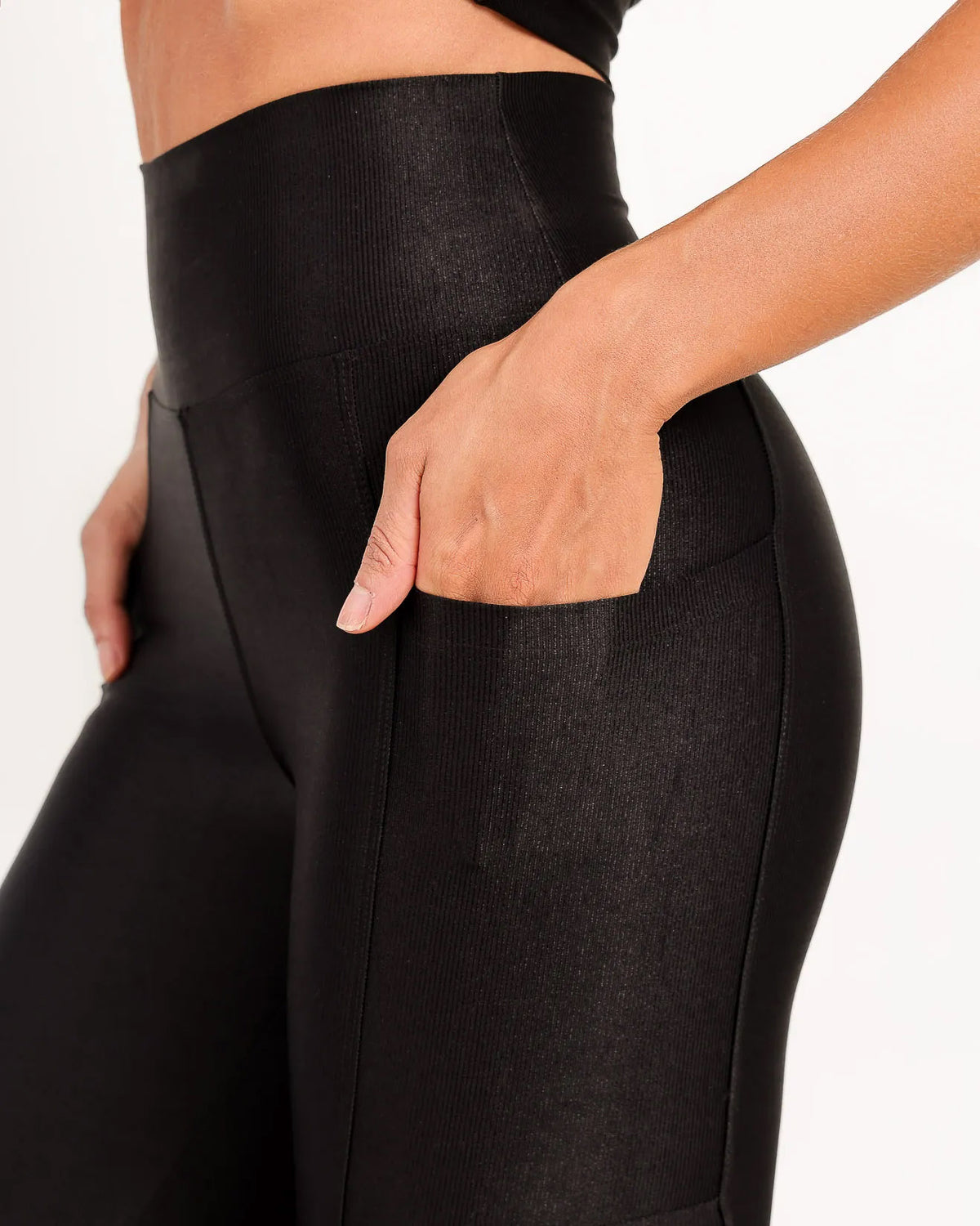Calça Legging Canelada com Bolso Poliamida Preto (3)