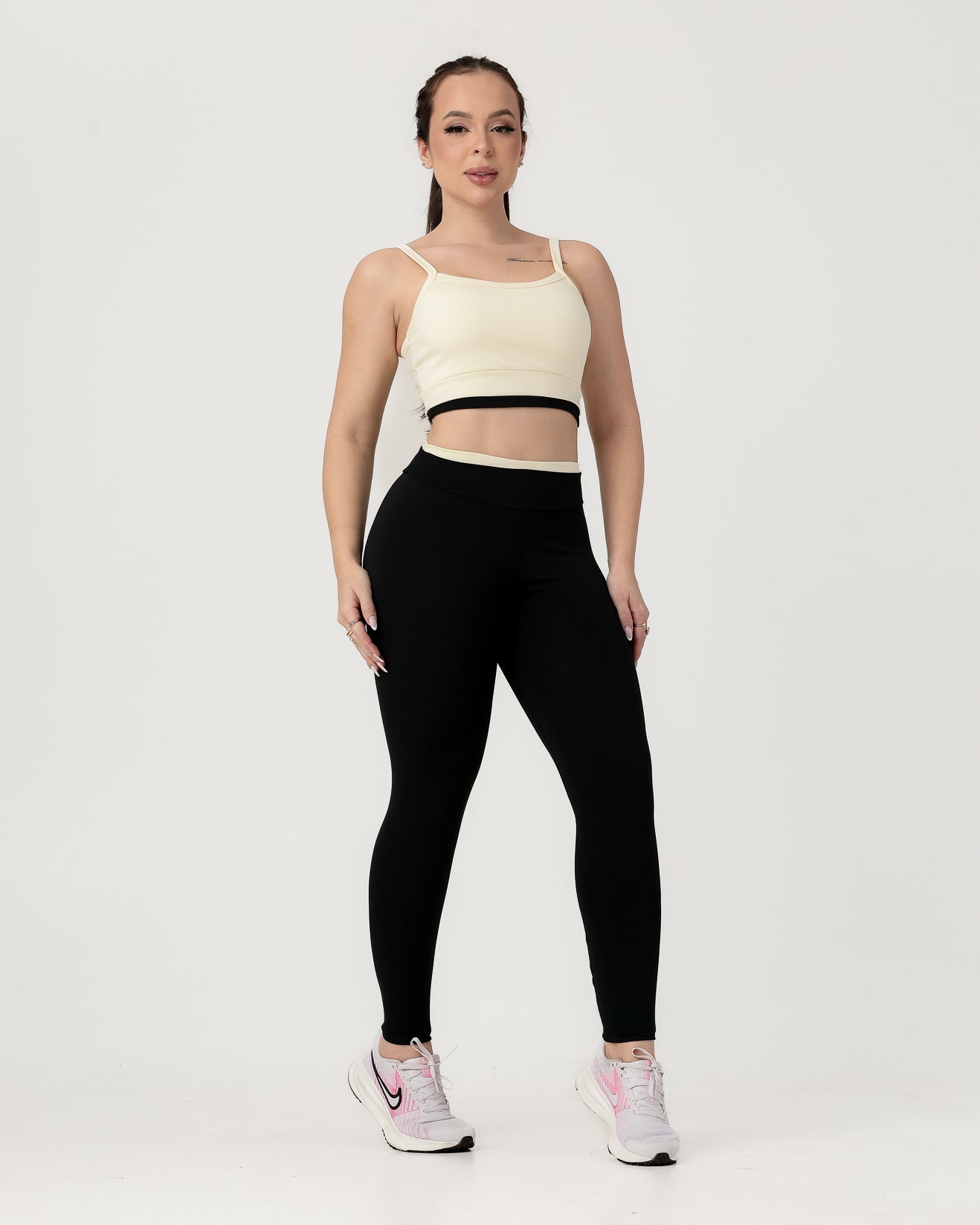 Conjunto Bicolor Top de Alça e Calça Legging em Poliéster Off/Preto (1)