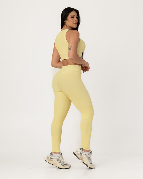 Conjunto Canelado Relevo 3D Cropped Regata e Calça Legging Amarelo Suave (2)