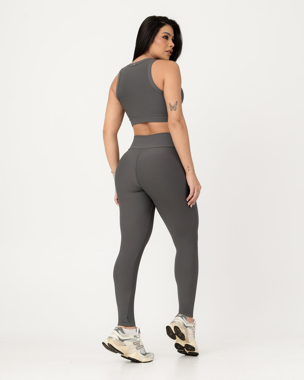 Conjunto Canelado Relevo 3D Cropped Regata e Calça Legging Cinza Médio (2)