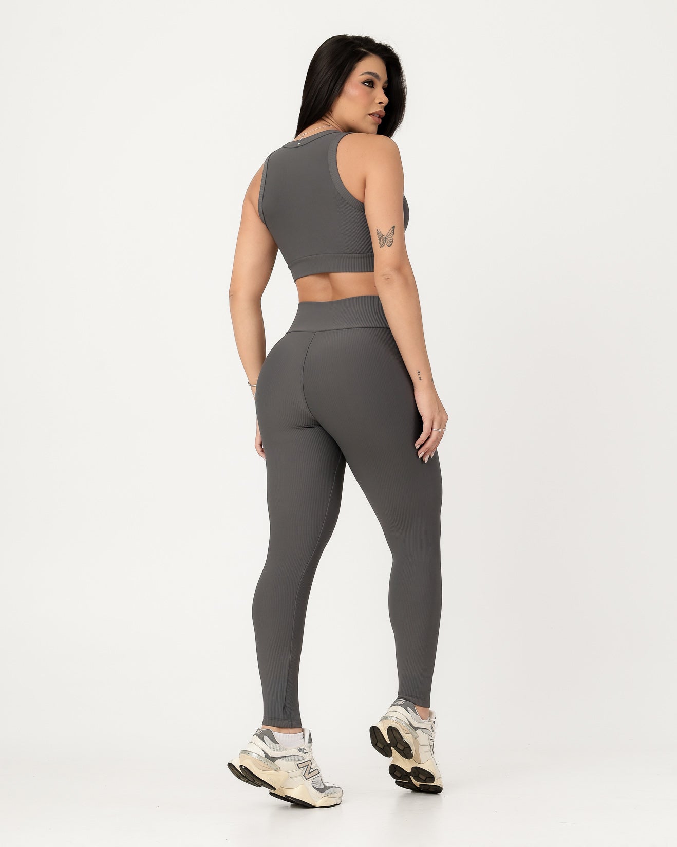 Conjunto Canelado Relevo 3D Cropped Regata e Calça Legging Cinza Médio (2)