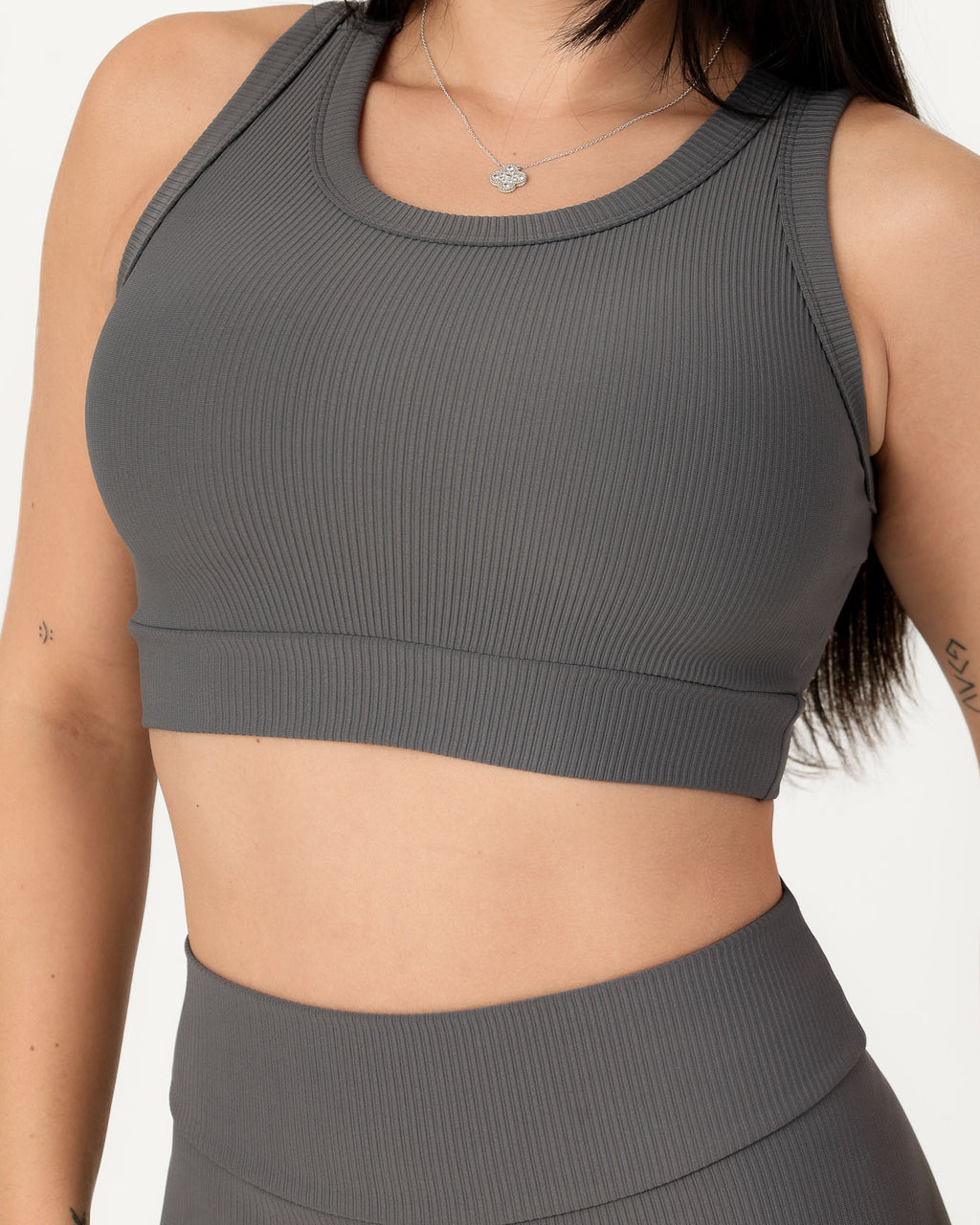 Conjunto Canelado Relevo 3D Cropped Regata e Calça Legging Cinza Médio (3)