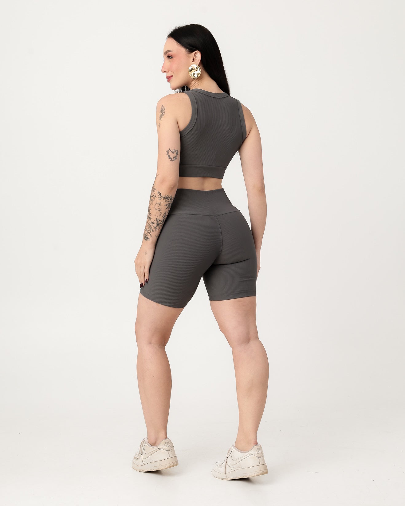 Conjunto Canelado Relevo 3D Cropped Regata e Short Cintura Alta Modelador Cinza Médio (2)
