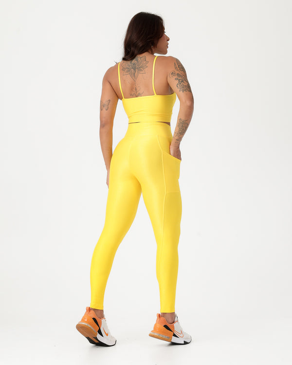 Conjunto Canelado Top de Alça e Calça Legging com Bolso Poliamida Amarelo Canário (2)