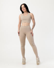 Conjunto Top Cruzado nas Costas e Calça Legging Bege