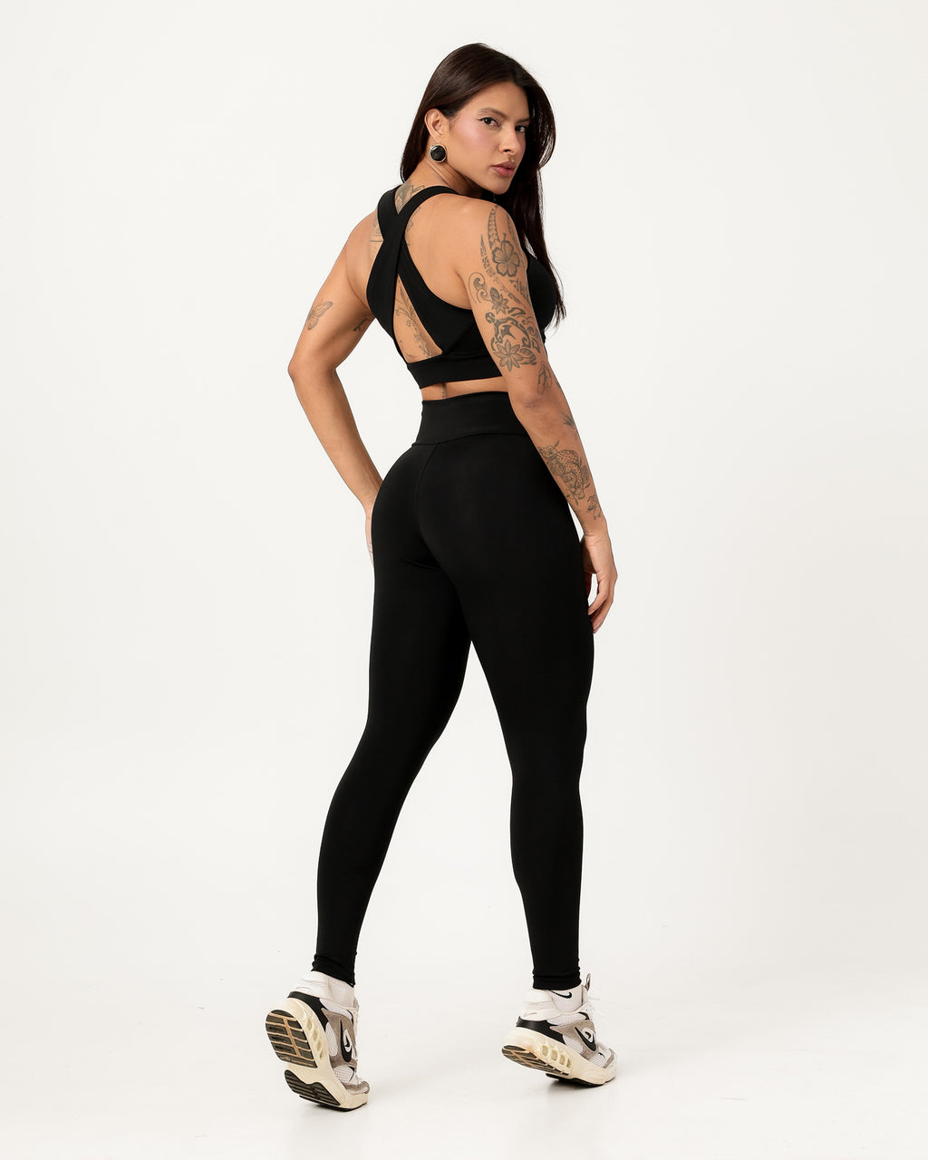 Conjunto Top Cruzado nas Costas e Calça Legging Preto (2)