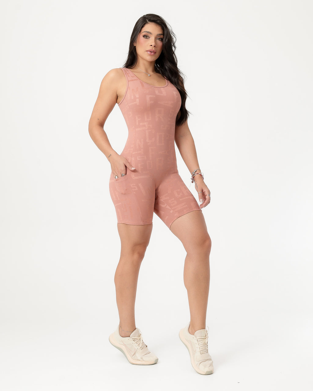 Macaquinho Jacquard Texturizado com Bolso Rosa Seco (1)