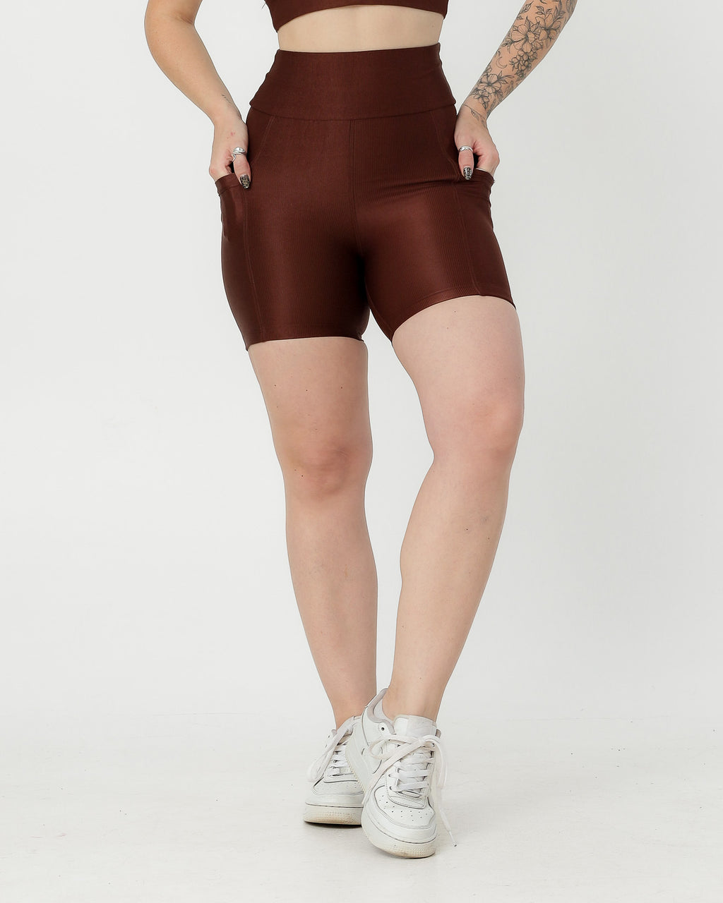 Short Canelado com Bolso Poliamida Marrom (1)