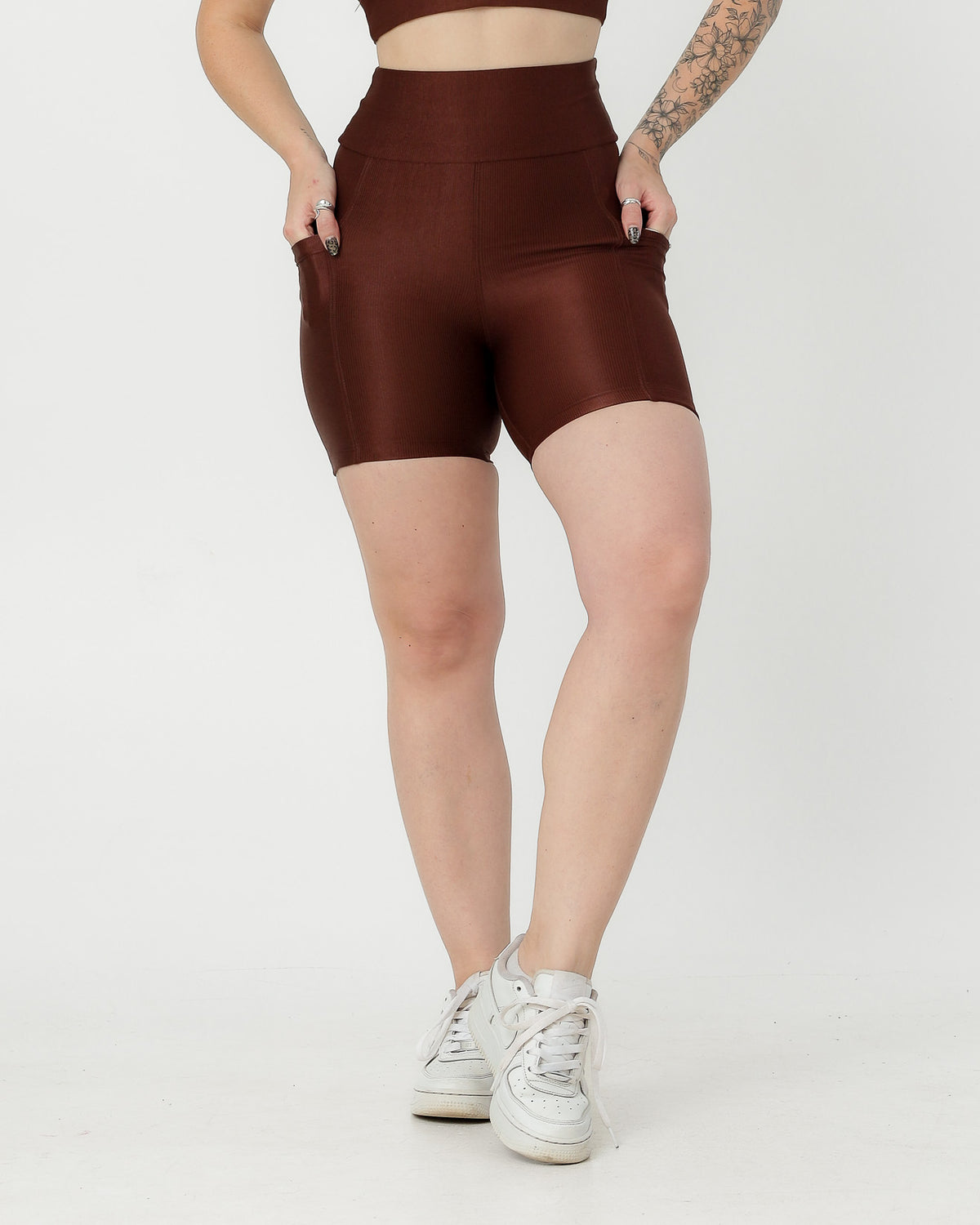Short Canelado com Bolso Poliamida Marrom (1)