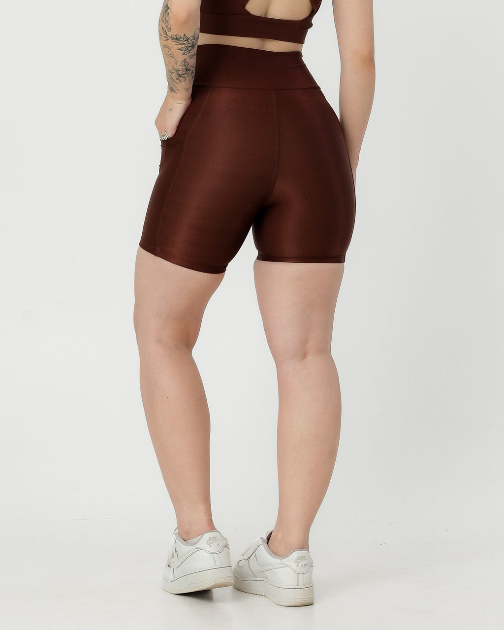 Short Canelado com Bolso Poliamida Marrom (2)