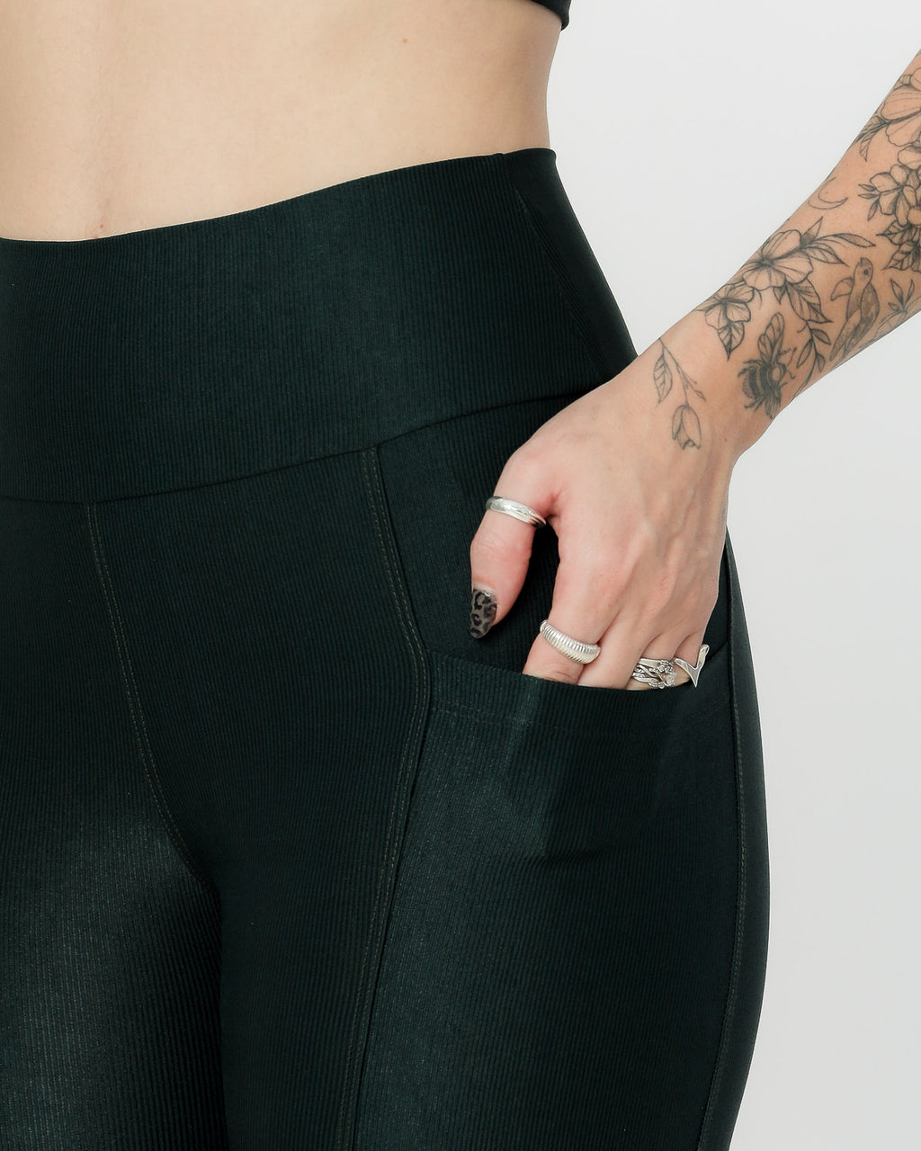 Short Canelado com Bolso Poliamida Verde Escuro (3)